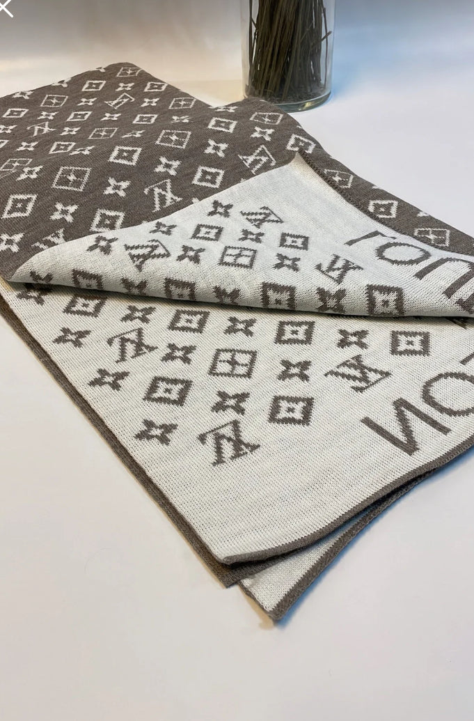 Louis Vuitton Çift taraflı Vizon/Krem Şal